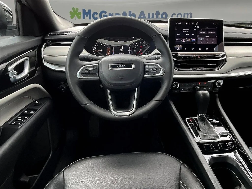 2025 Jeep Compass Limited - Photo 11