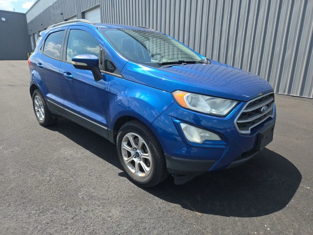 Used 2018 Blue Ford SE image 2