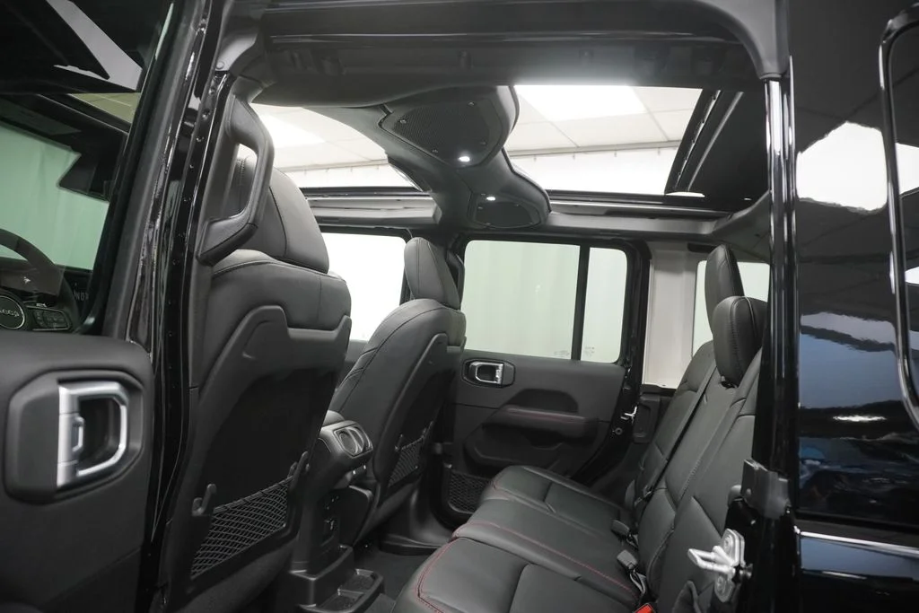 New 2026 Black Clear-Coat Exterior Paint Jeep Moab 392 image 18