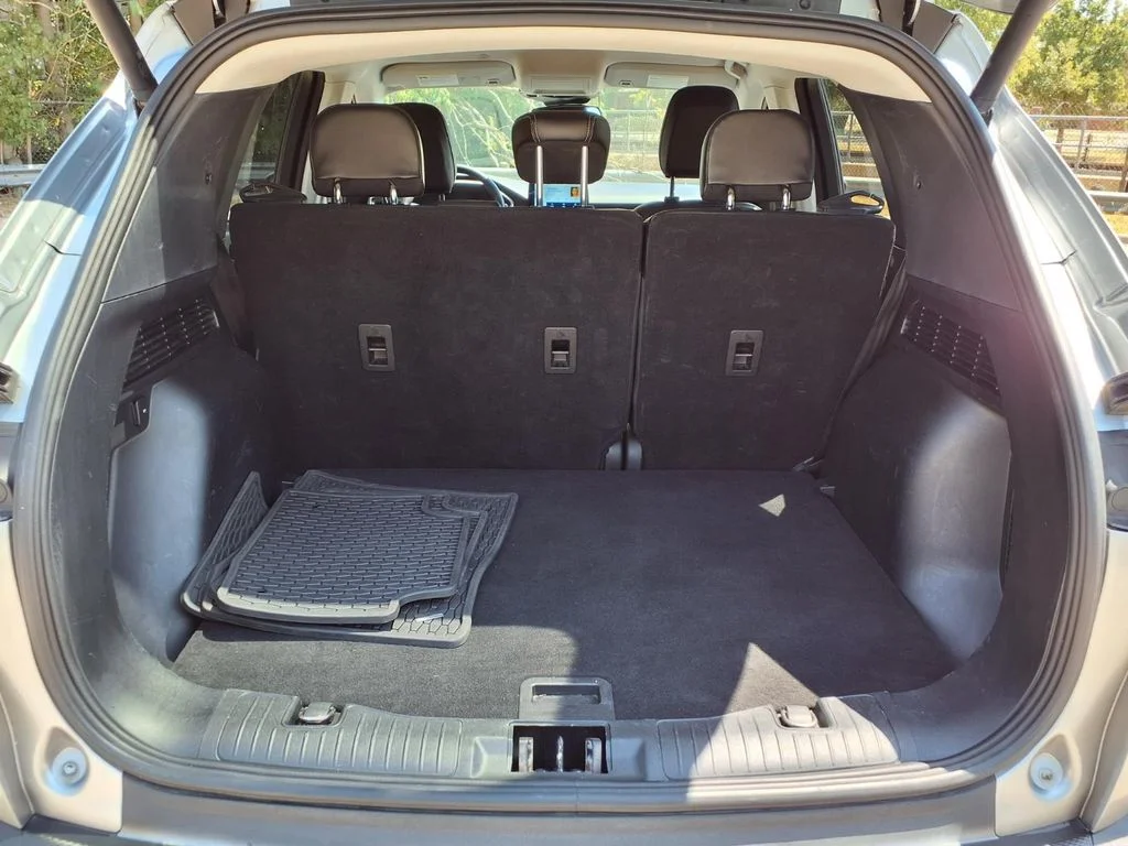 Used 2022 Silver Ford SEL image 10