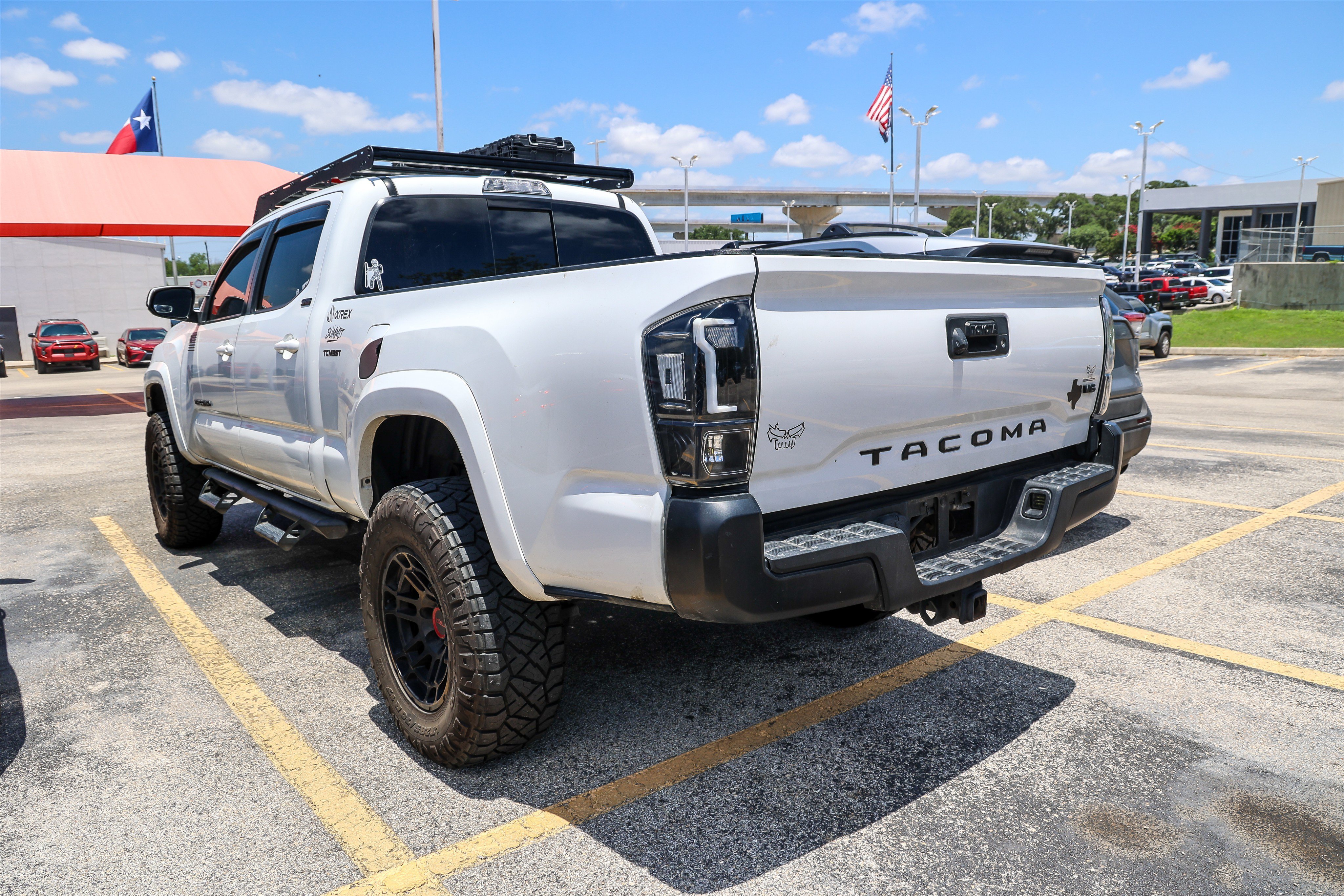 Used 2023 ICE CAP Toyota SR5 image 9