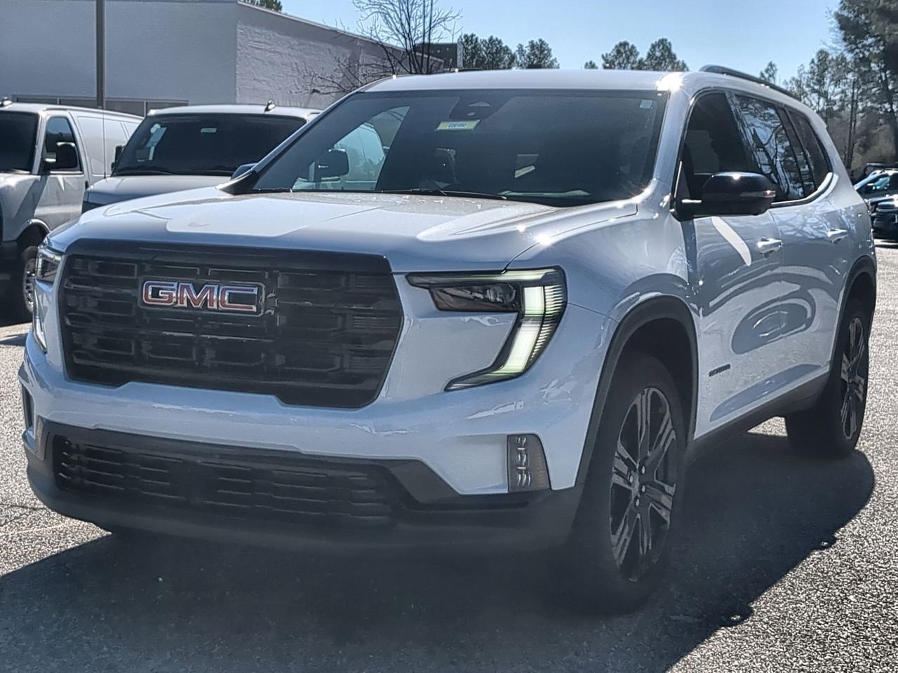 Used 2025 Summit White GMC Elevation image 4