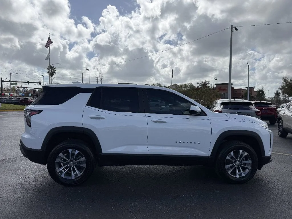 2026 Chevrolet Equinox LT - Photo 9