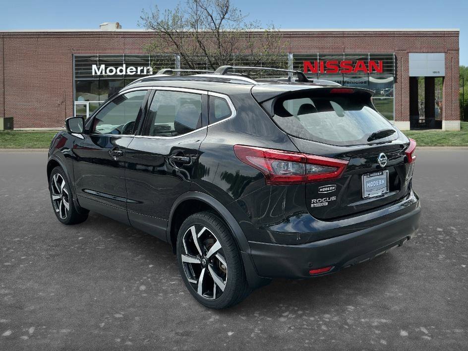 Used 2021 Magnetic Black Pearl Nissan SL image 2
