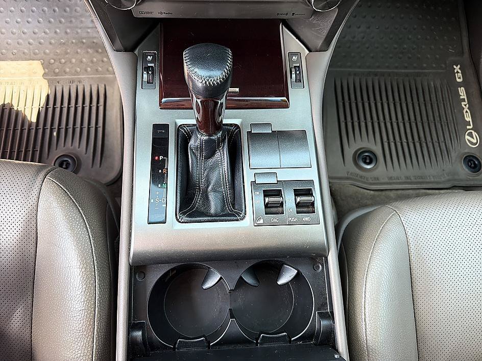 Used 2015 Starfire Pearl Lexus 460 image 17