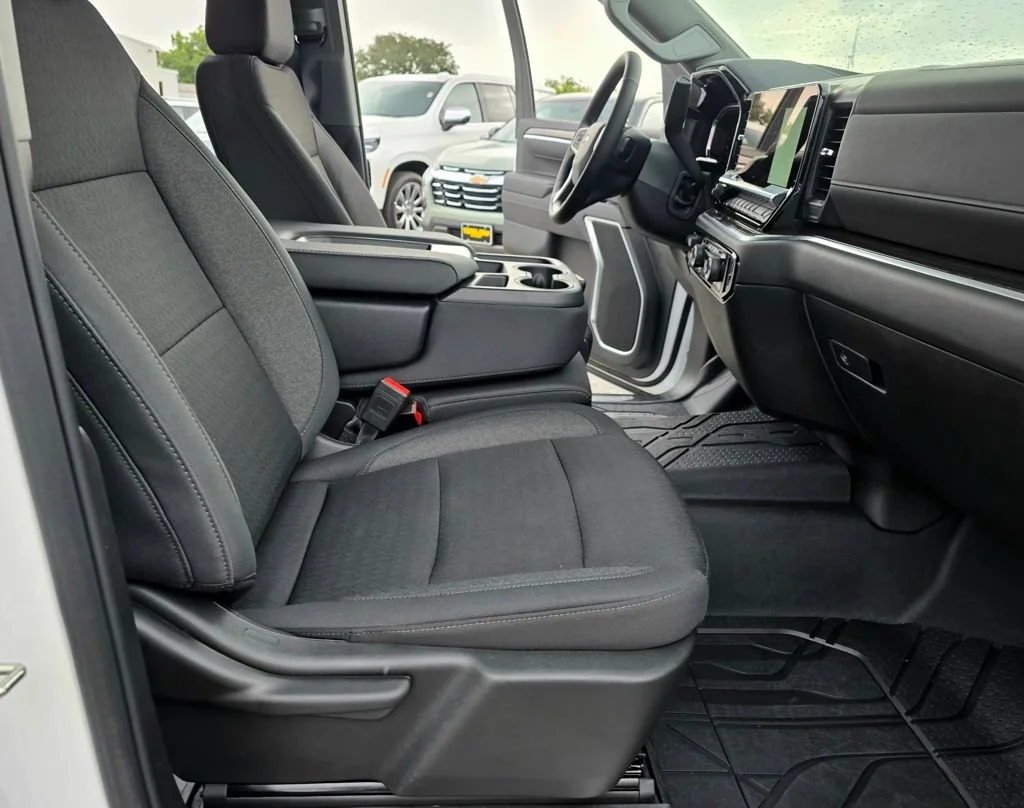 2025 Chevrolet Silverado 1500 Custom - Photo 22