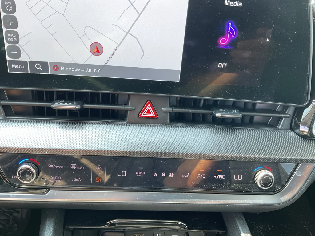 Used 2025 Vesta Blue Kia SX-Prestige image 21