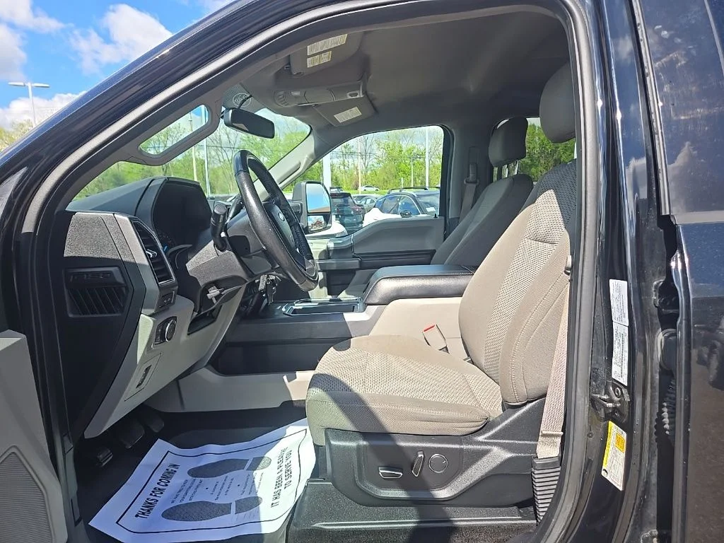 Used 2017 Black Ford XLT image 8