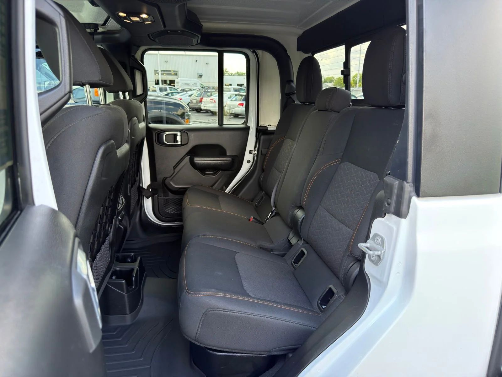 Used 2022 White Jeep Mojave image 26