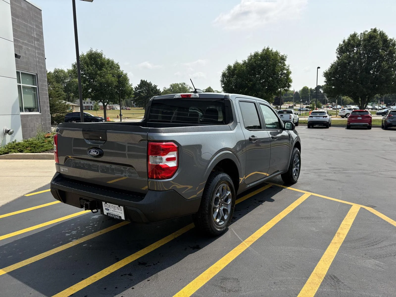 New 2026 Carbonized Gray Metallic Ford XLT image 6