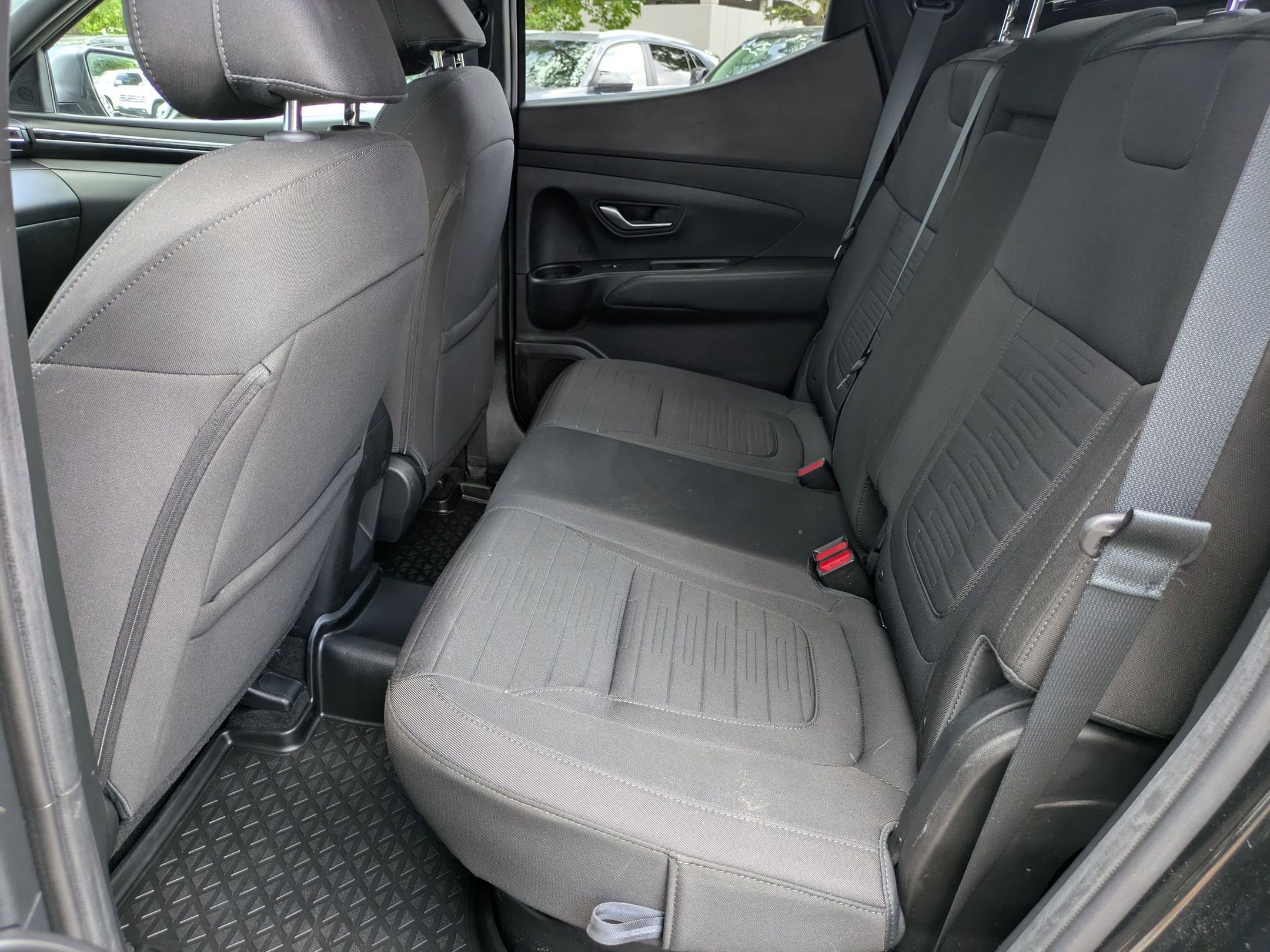 Used 2023 Phantom Black Hyundai SEL image 13