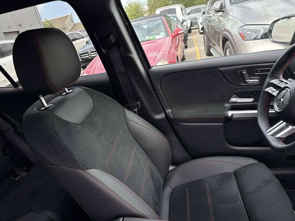 Certified Used 2025 Black Mercedes-Benz GLB 250 image 11