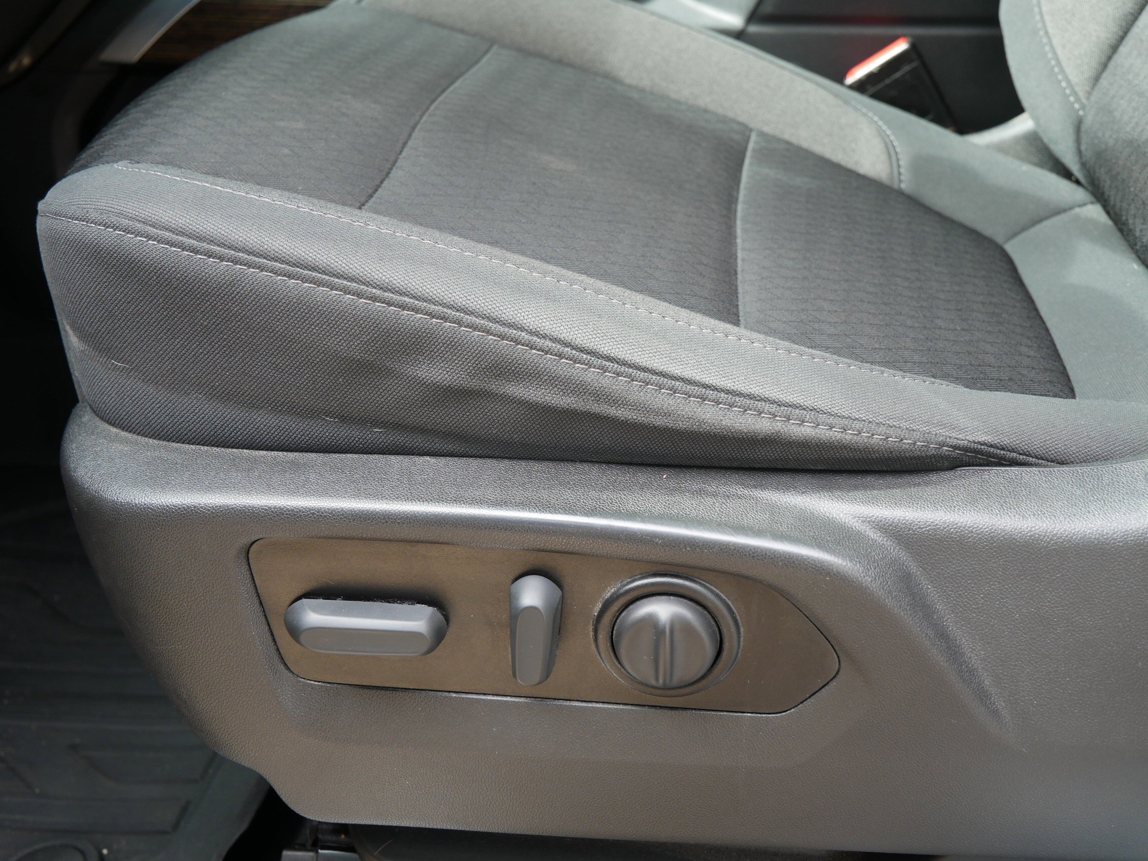 Used 2021 Onyx Black GMC Elevation image 20