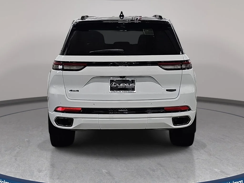 Used 2024 White Jeep Summit Reserve image 7