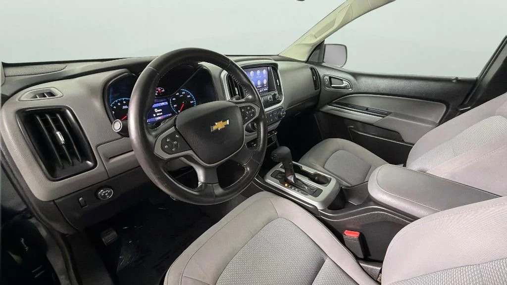 Used 2019 SHADOW GRAY METALLIC Chevrolet 2WD LT image 18