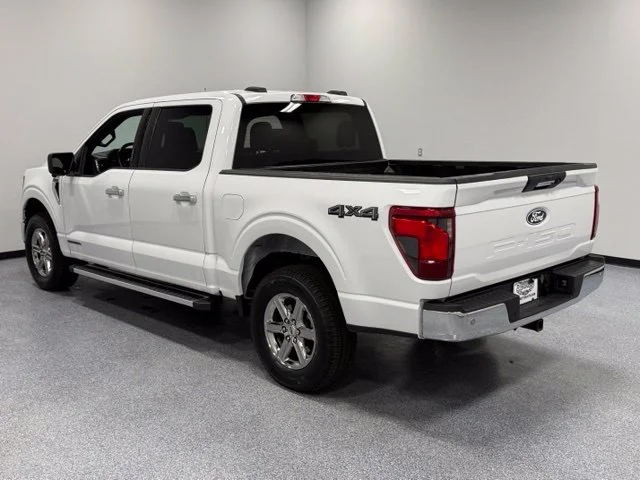 Used 2024 White Ford XLT image 9