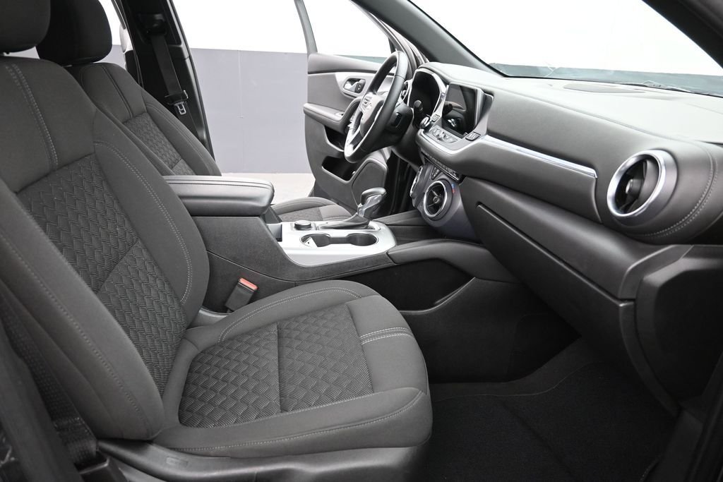 Used 2020 Gray Chevrolet LT image 25