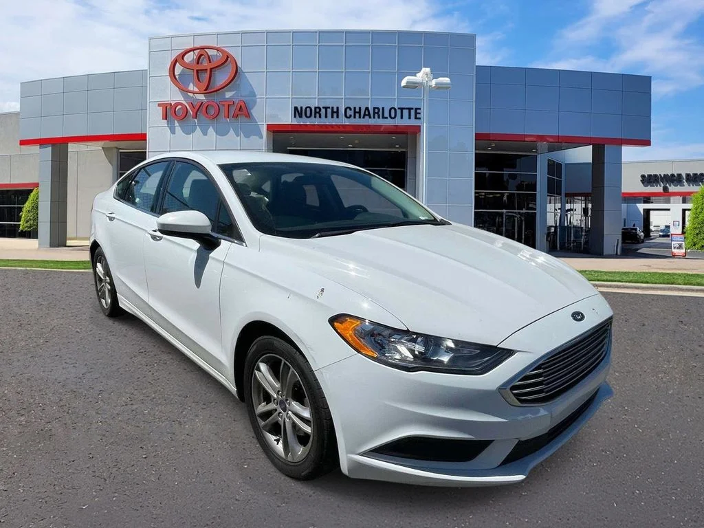 2018 Ford Fusion SE FWD's photo