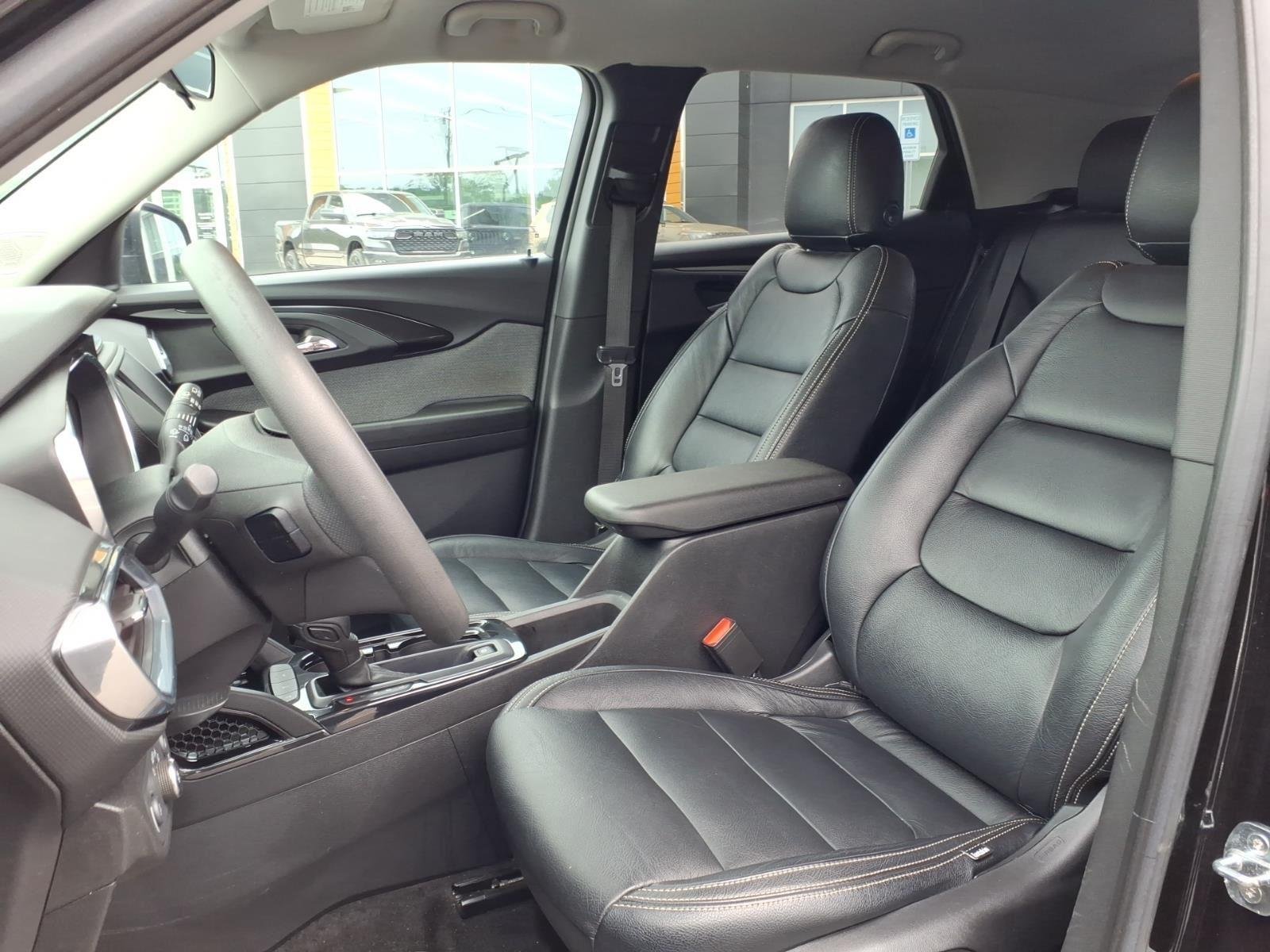 Used 2023 Mosaic Black Metallic Chevrolet LT image 17