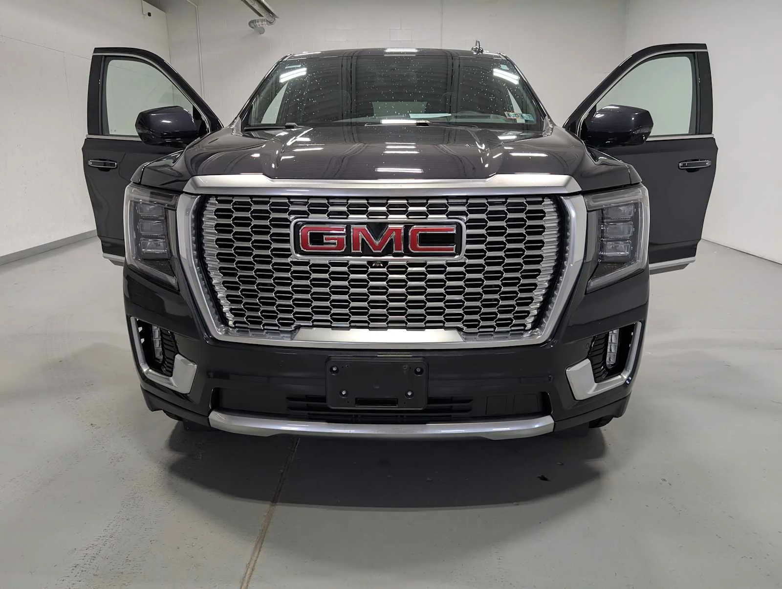 Used 2023 Titanium Rush Metallic GMC Denali image 14
