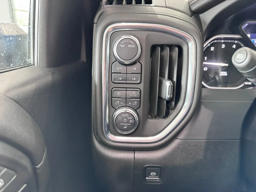 Used 2022 Ebony Twilight Metallic GMC Denali image 27