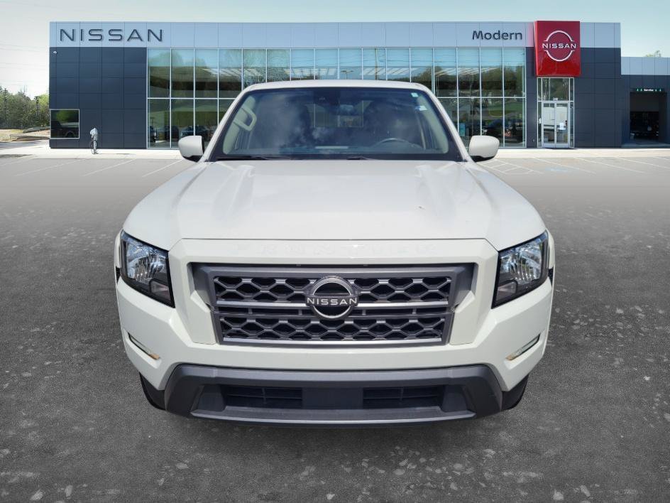Certified Used 2022 Glacier White Nissan SV image 2