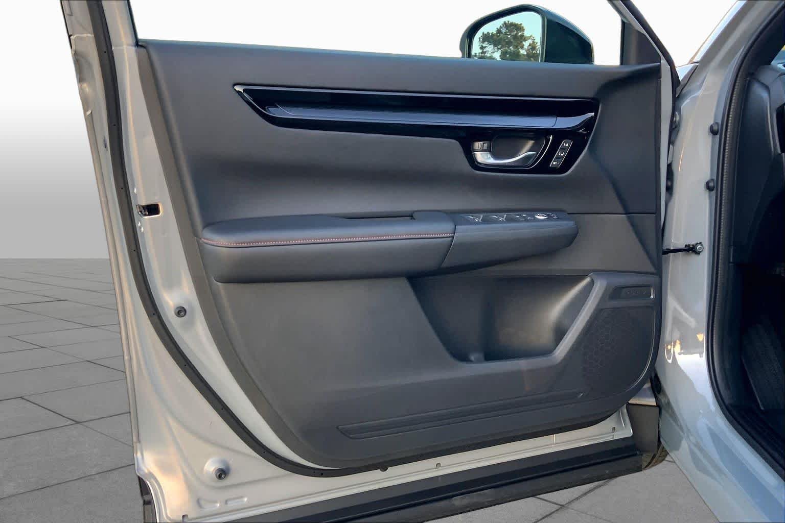 New 2027 Urban Gray Pearl Honda Sport Touring Hybrid AWD image 10