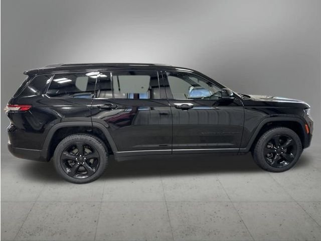 Used 2024 Diamond Black Crystal Pearlcoat Jeep Altitude X image 6