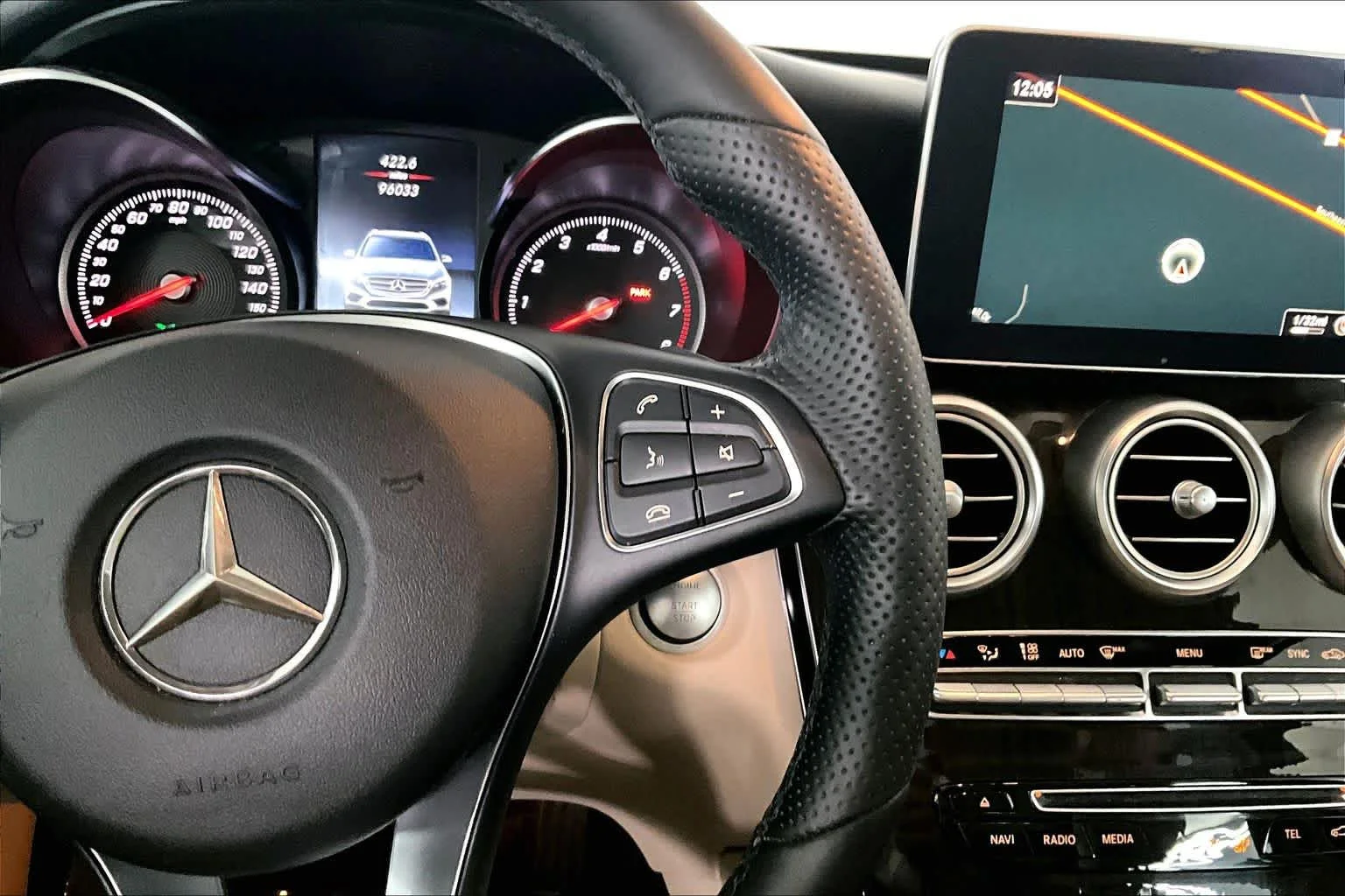 Used 2018 Black Mercedes-Benz GLC 300 image 25