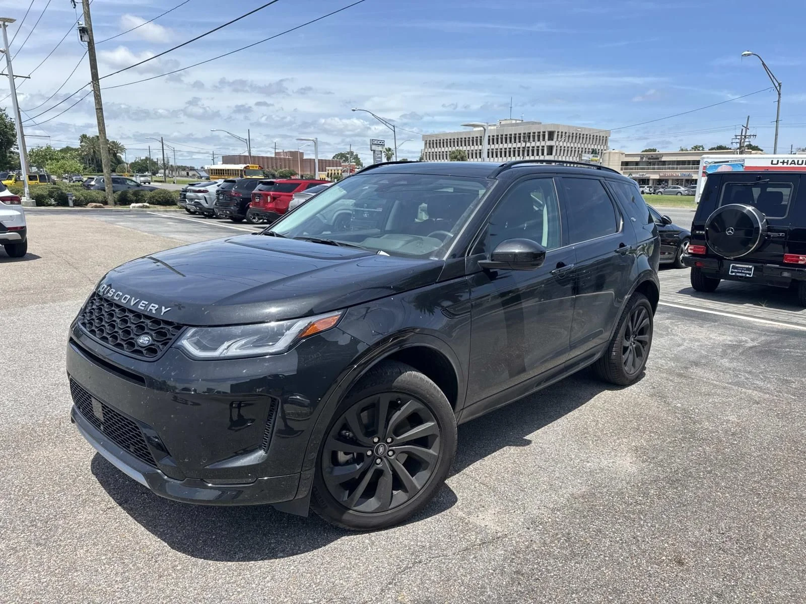 2025 Land Rover Discovery Sport 2.0 S's photo