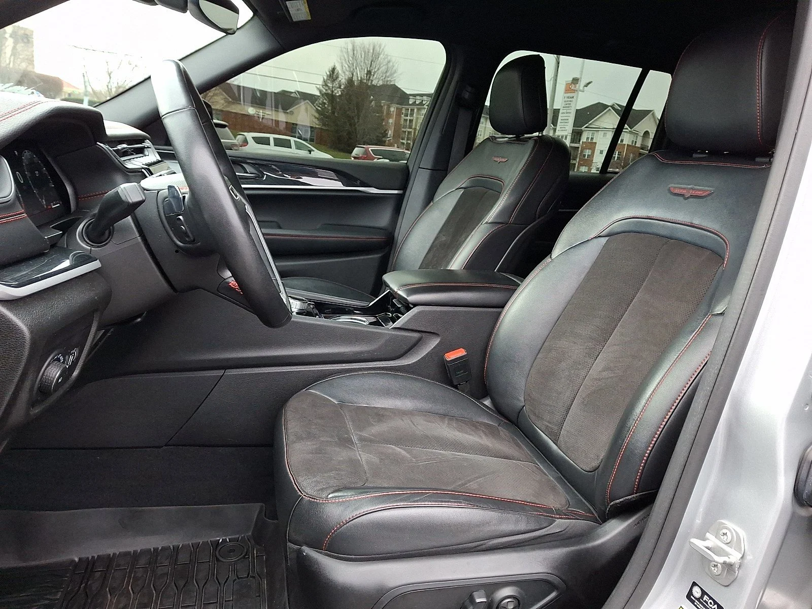 Used 2022 Silver Zynith Jeep Trailhawk image 14