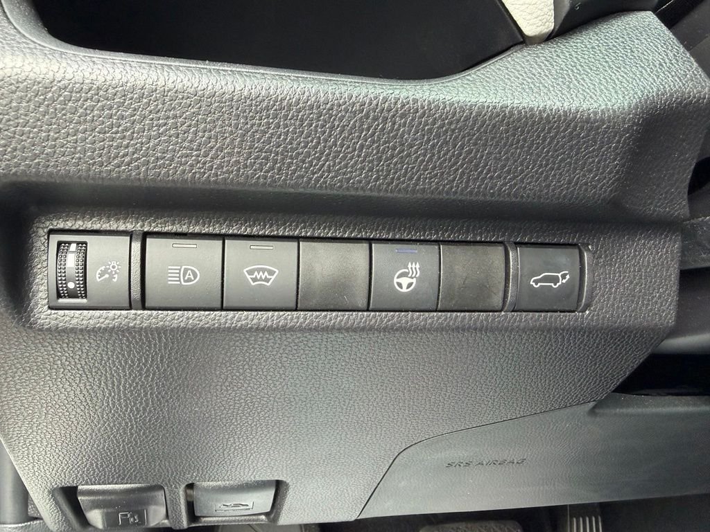Used 2025 Beige Toyota XLE Premium image 18