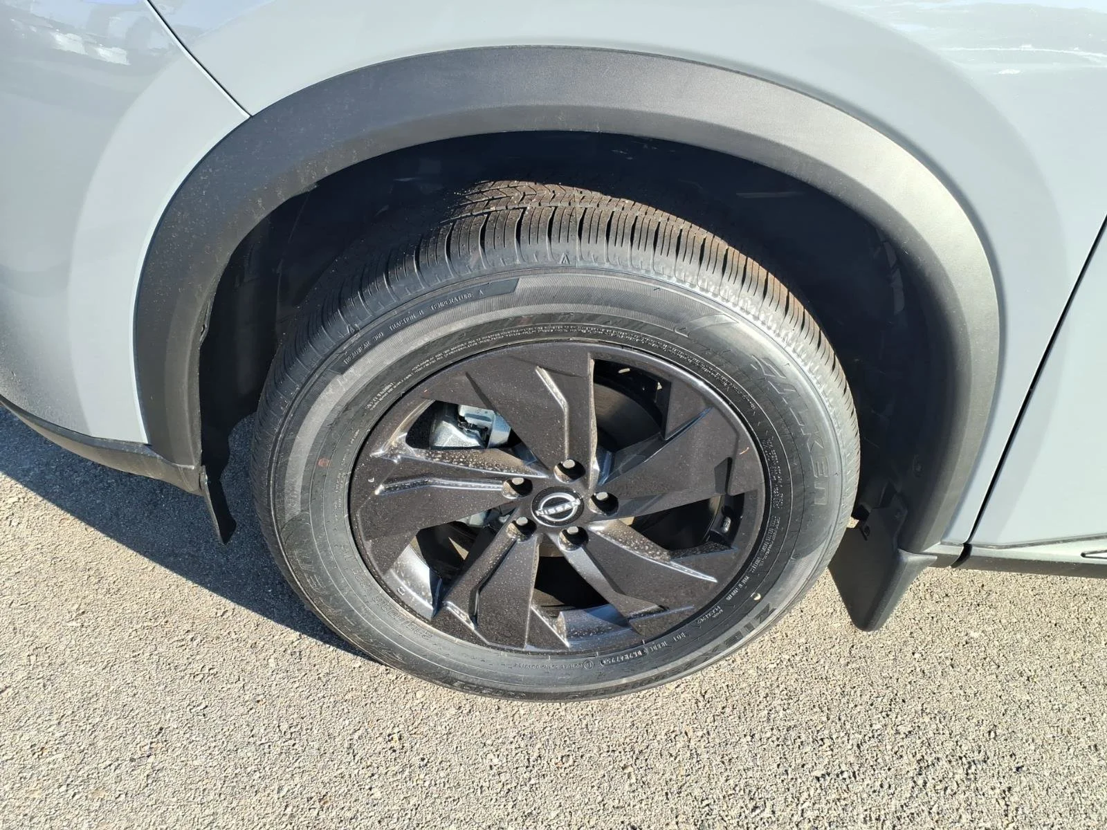 New 2026 Boulder Gray Pearl Nissan SV image 4
