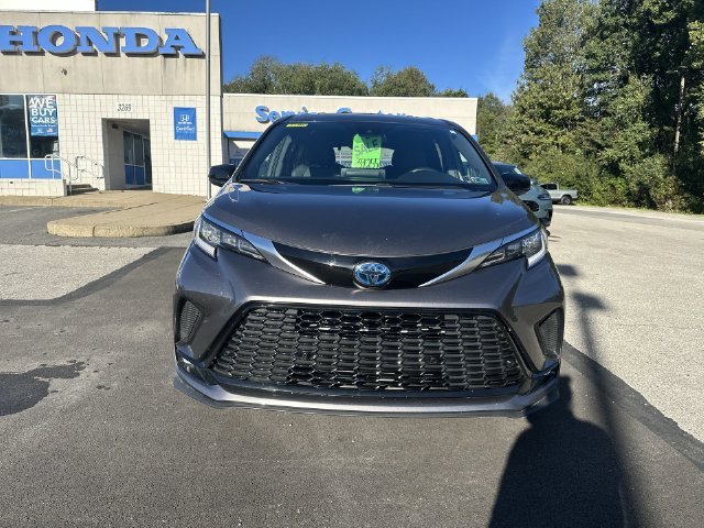 Used 2022  Toyota XSE image 11