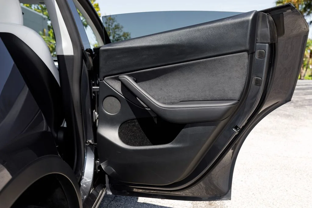 Used 2023  Tesla Long Range image 15