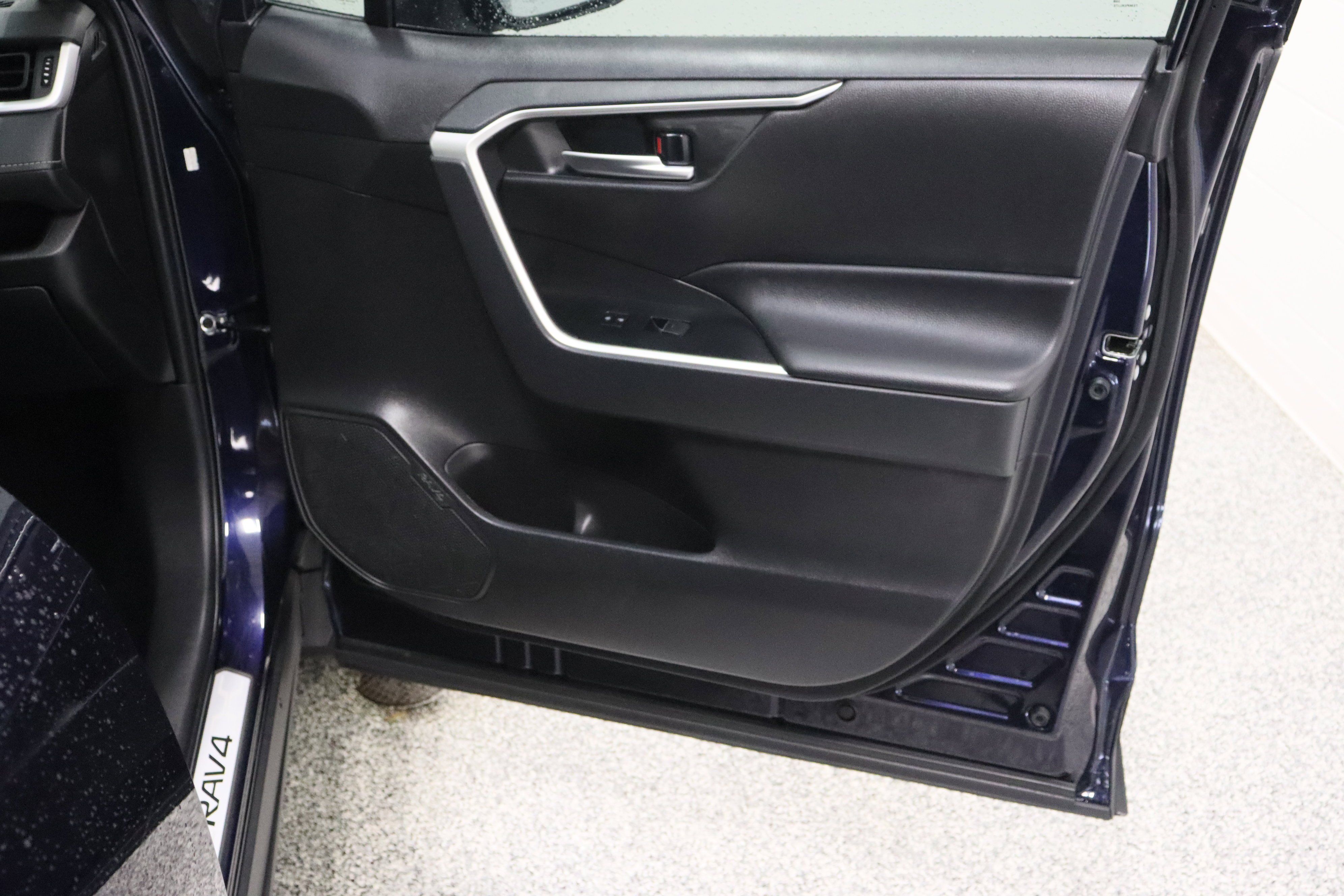 Used 2025 Blueprint Toyota XLE 2.5L image 37