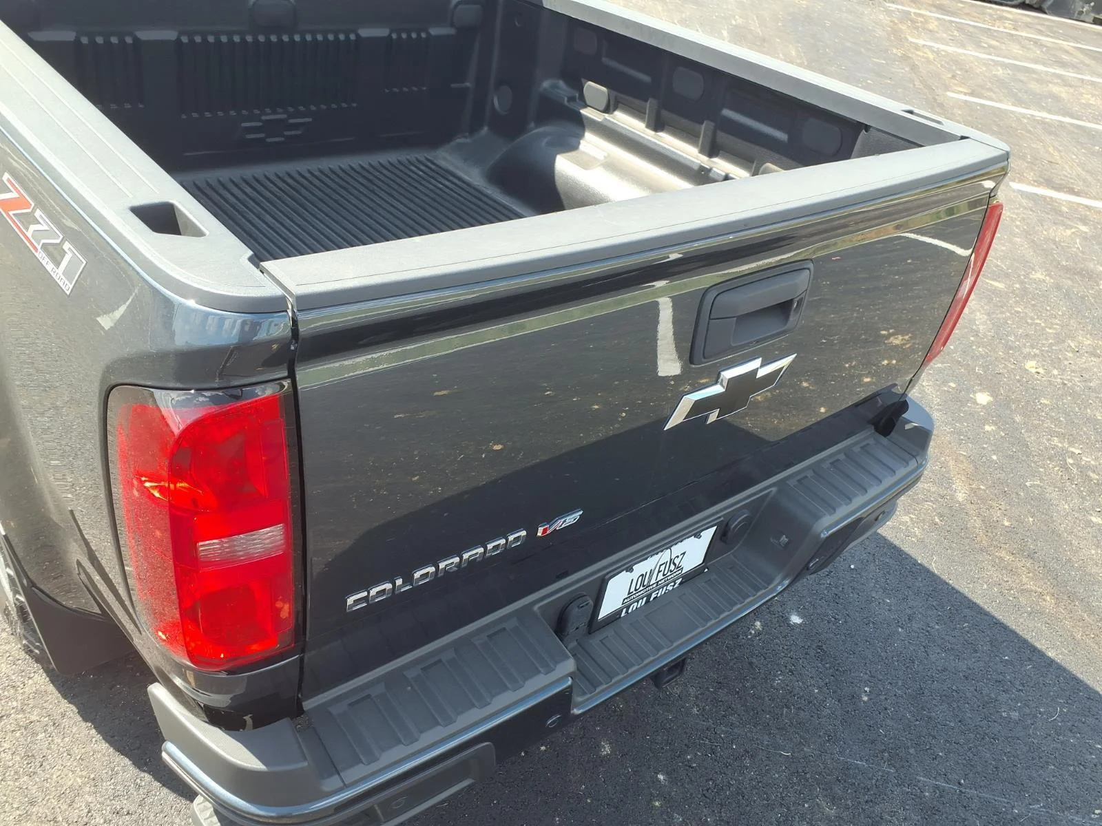 Used 2020 Shadow Gray Metallic Chevrolet 4WD Z71 image 23
