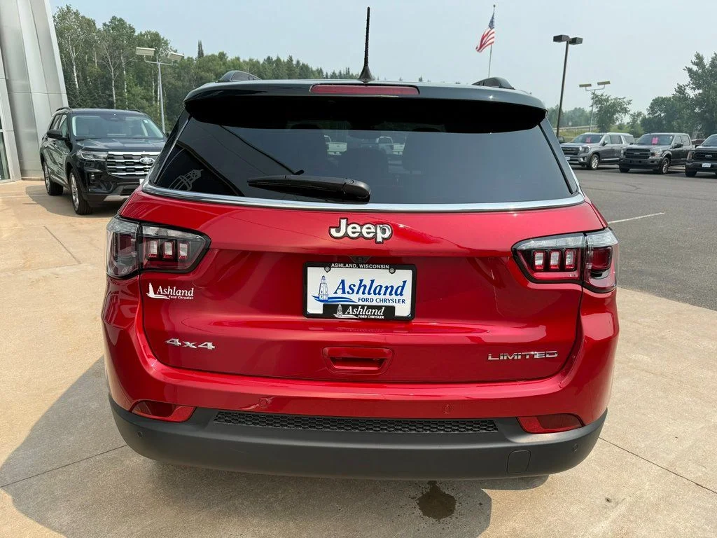 2025 Jeep Compass Limited - Photo 4