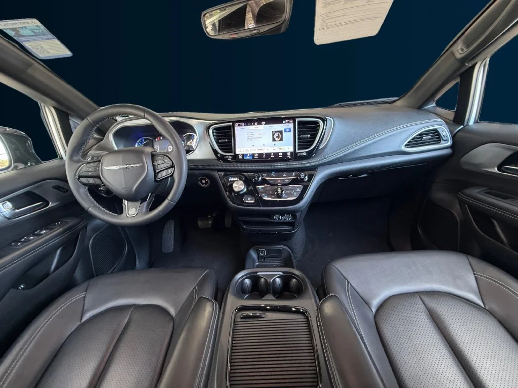 Used 2024 White Chrysler Select S Appearance image 12