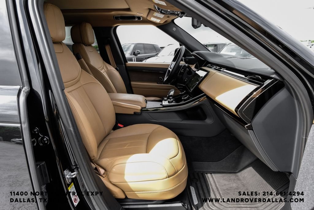 Used 2023 Black Land Rover SE image 34