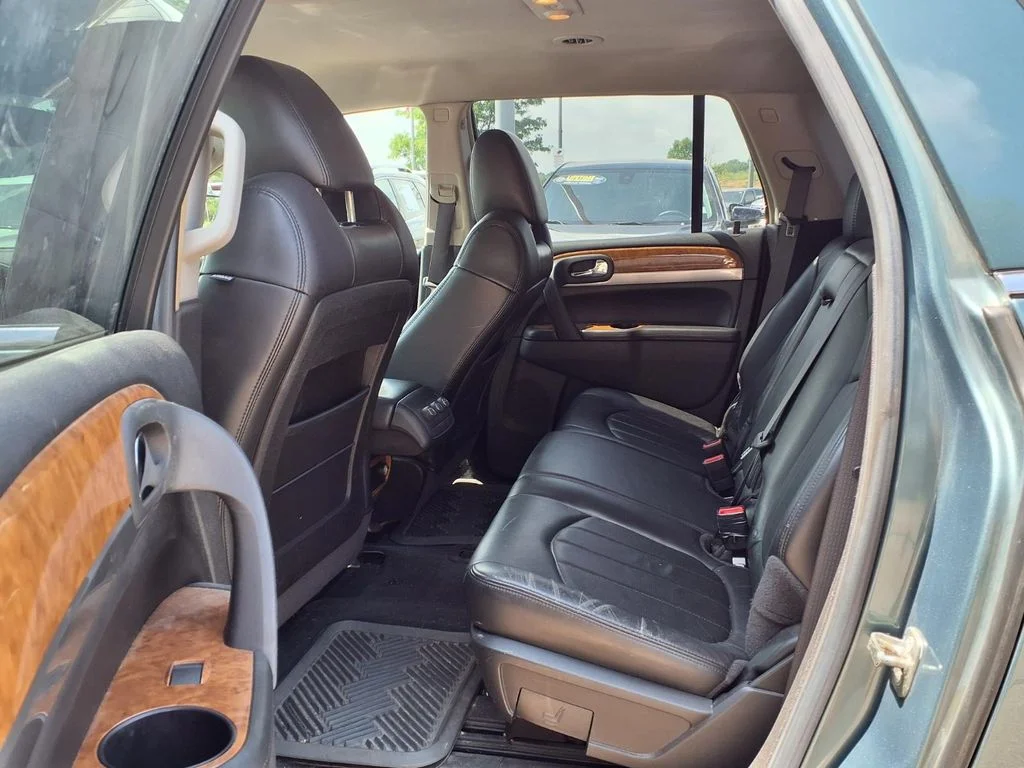 Used 2009 Green Buick CXL image 9