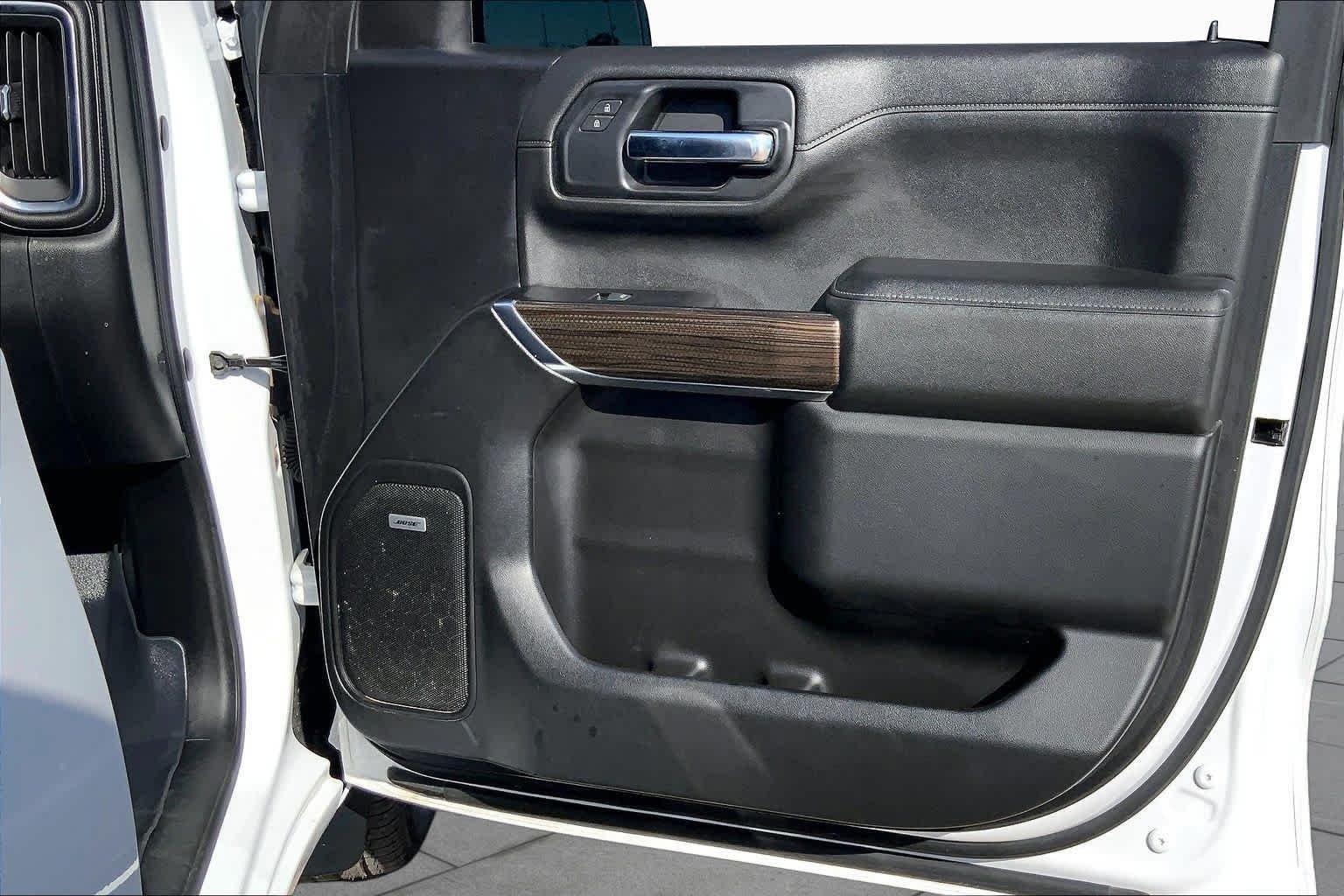 Used 2019 Summit White Chevrolet RST image 23