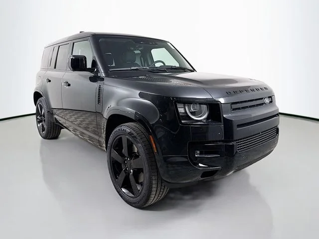 New 2026 Santorini Black Metallic Land Rover X-Dynamic SE image 3