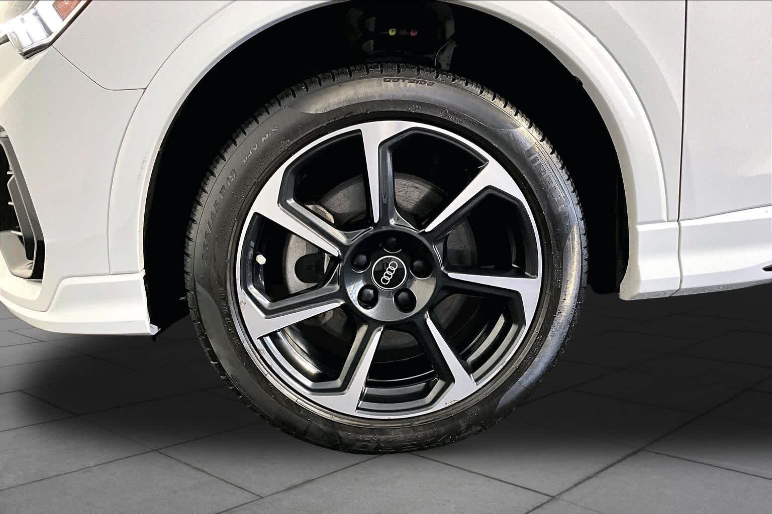 Used 2022 Glacier White Metallic Audi Technik image 11