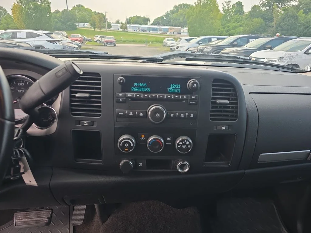 Used 2007 Silver Birch Metallic Chevrolet LT image 9