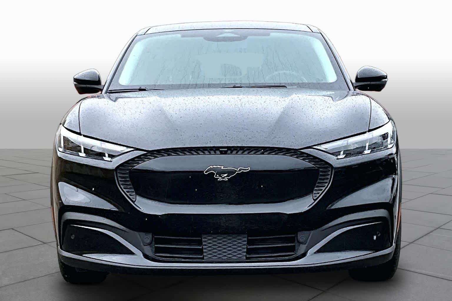 Used 2025 Shadow Black Ford Select image 3