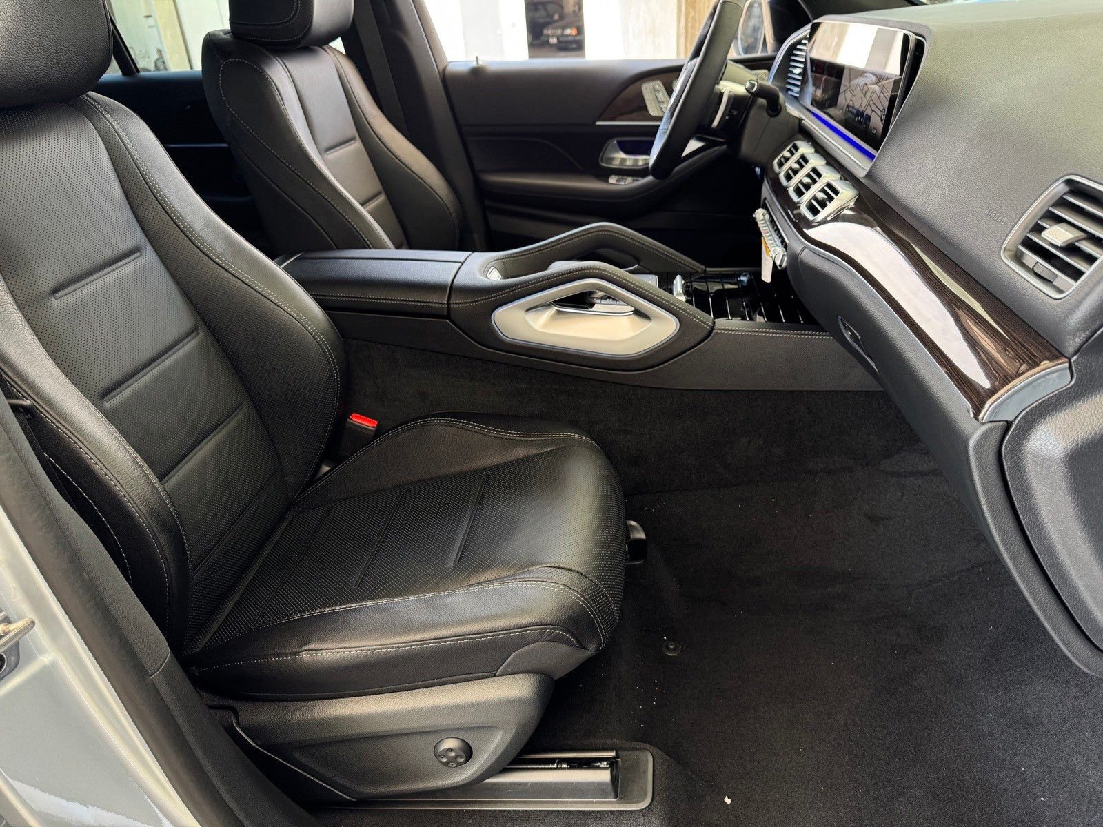 New 2026 Cirrus Silver Metallic Mercedes-Benz GLE 450 image 16