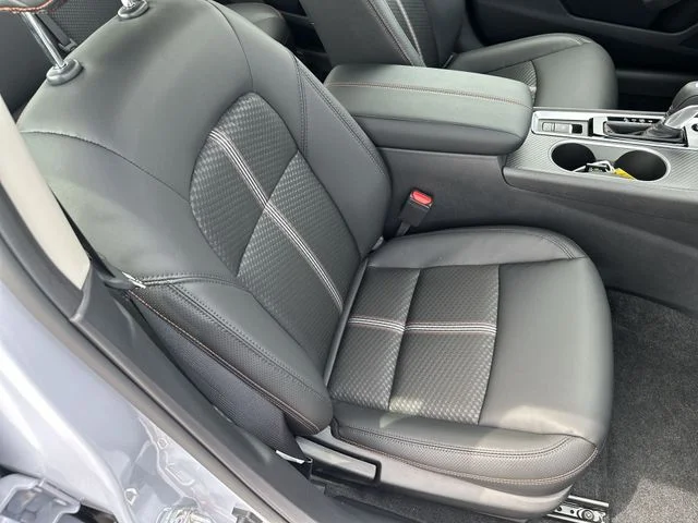 New 2026 Gray Sky Pearl / Super Black Two-tone Nissan SR image 26