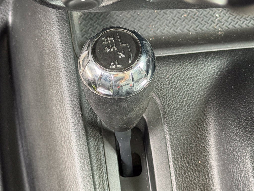Used 2012 Silver Jeep Unlimited Sport S image 22