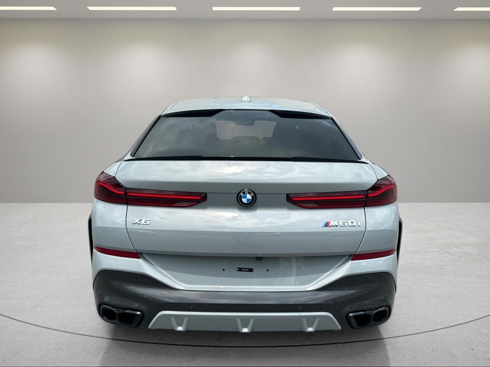 Used 2025  BMW M60i image 4